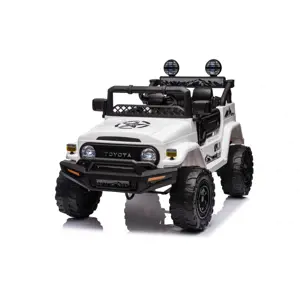 Elektrické autíčko Toyota FJ Cruiser 4x4 bílé