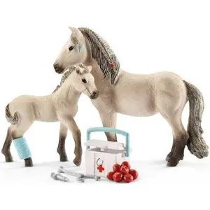 Produkt Schleich 42430 Set hříbě a islandská klisna s lékárničkou